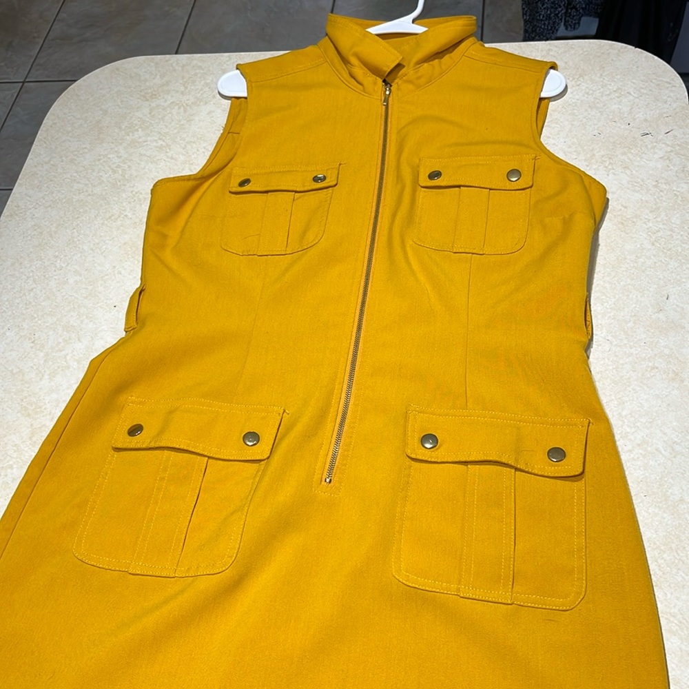 Sharagano sleeveless midi dress. Size: women’s 12. Barely worn, like new.